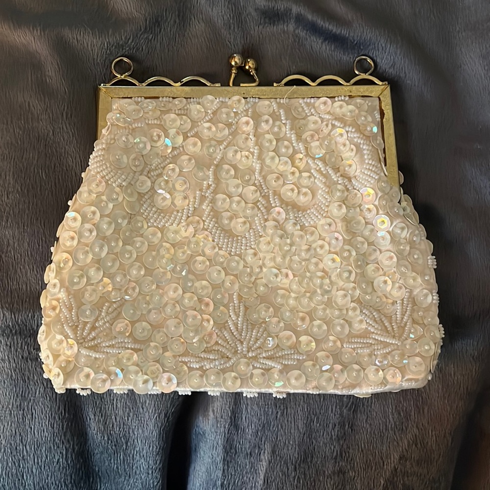 Vintage clutch-beaded sequins!